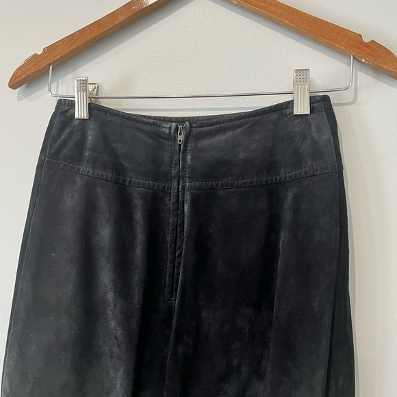 Vintage Black Suede Full Length Skirt by Danier, size 4 - Picture 6 of 10